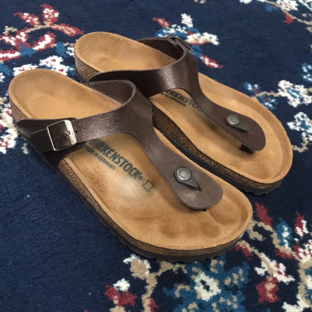 Gizeh Electric Metallic Birkenstock Sandals